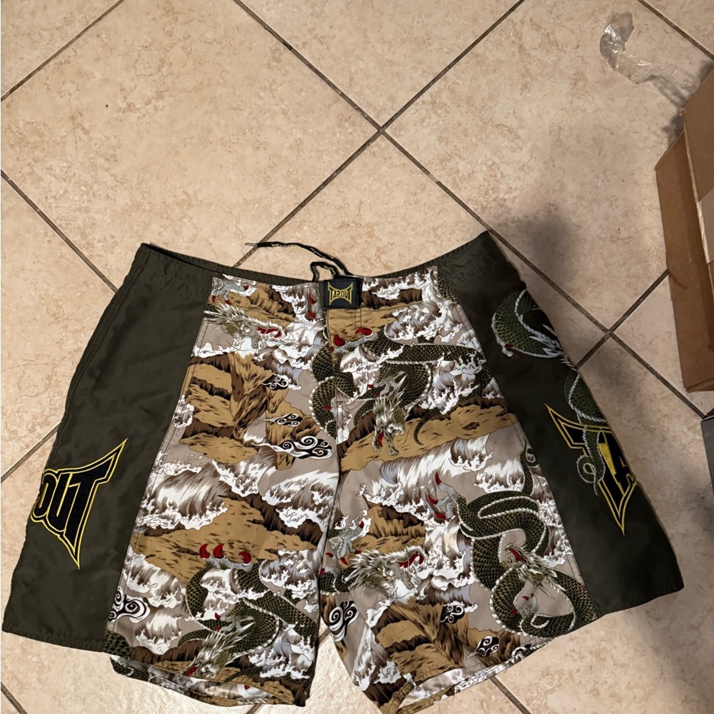 Tapout Men's Dragon Print Hybrid Shorts - Green and White